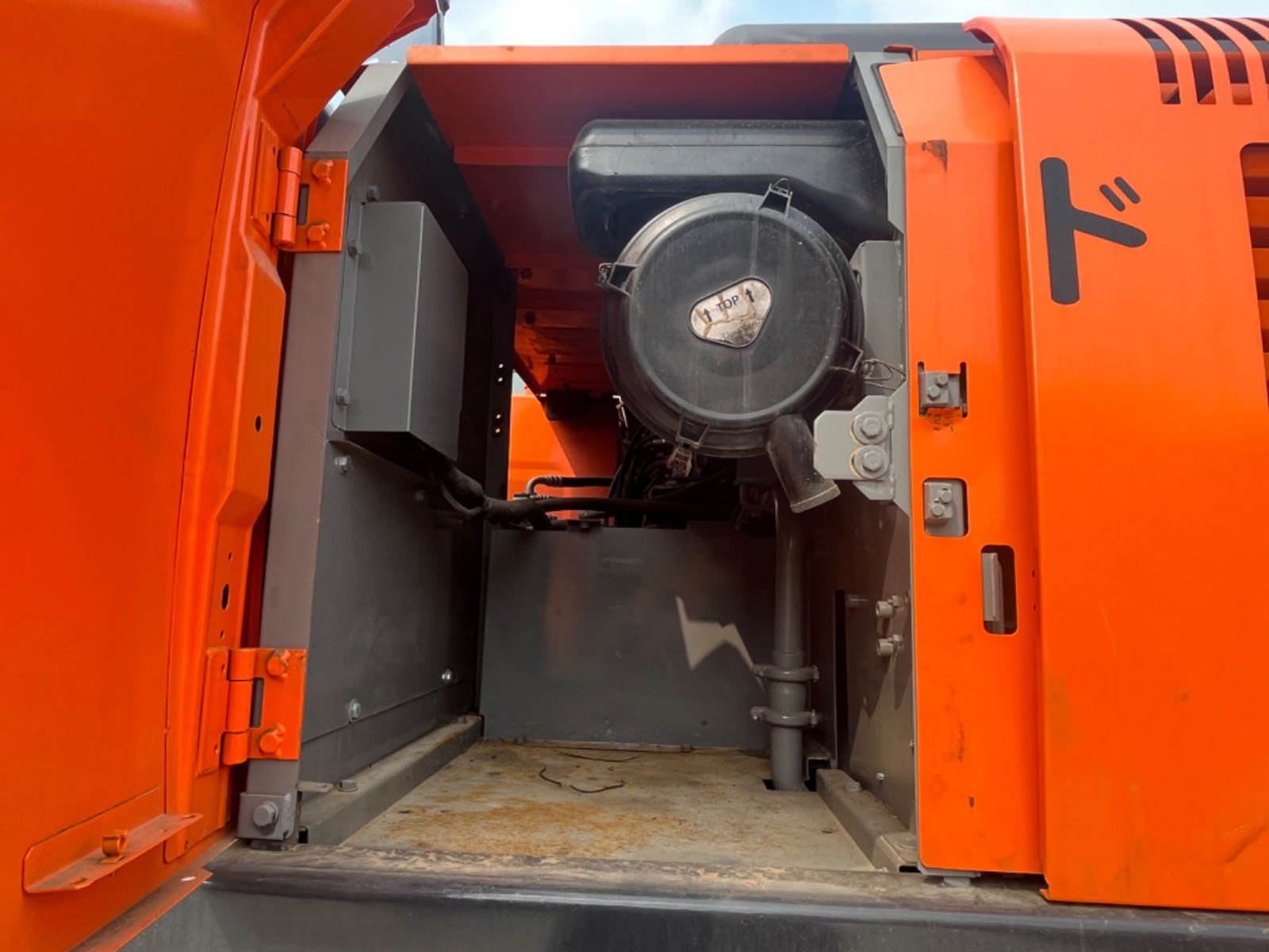 Hitachi ZX240 used excavator 0 photo 2