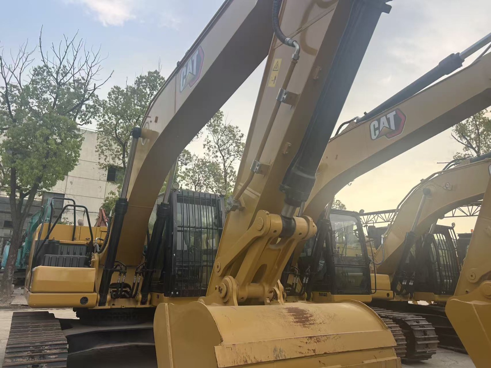 CAT 320 used excavator 0 photo 7