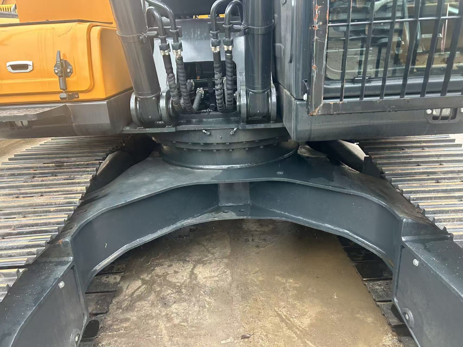 Hyundai 225LC-9S used excavator 0 photo 5