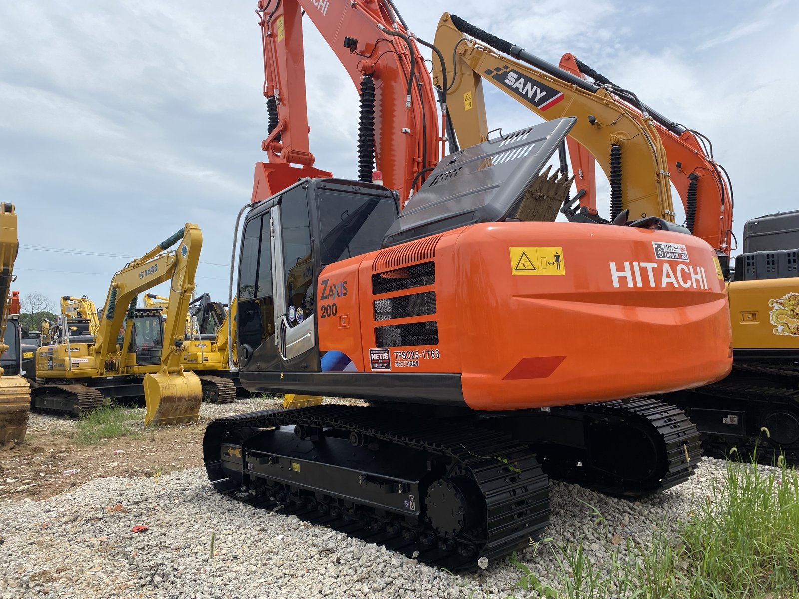 Hitachi ZX200 used excavator 0 photo 3