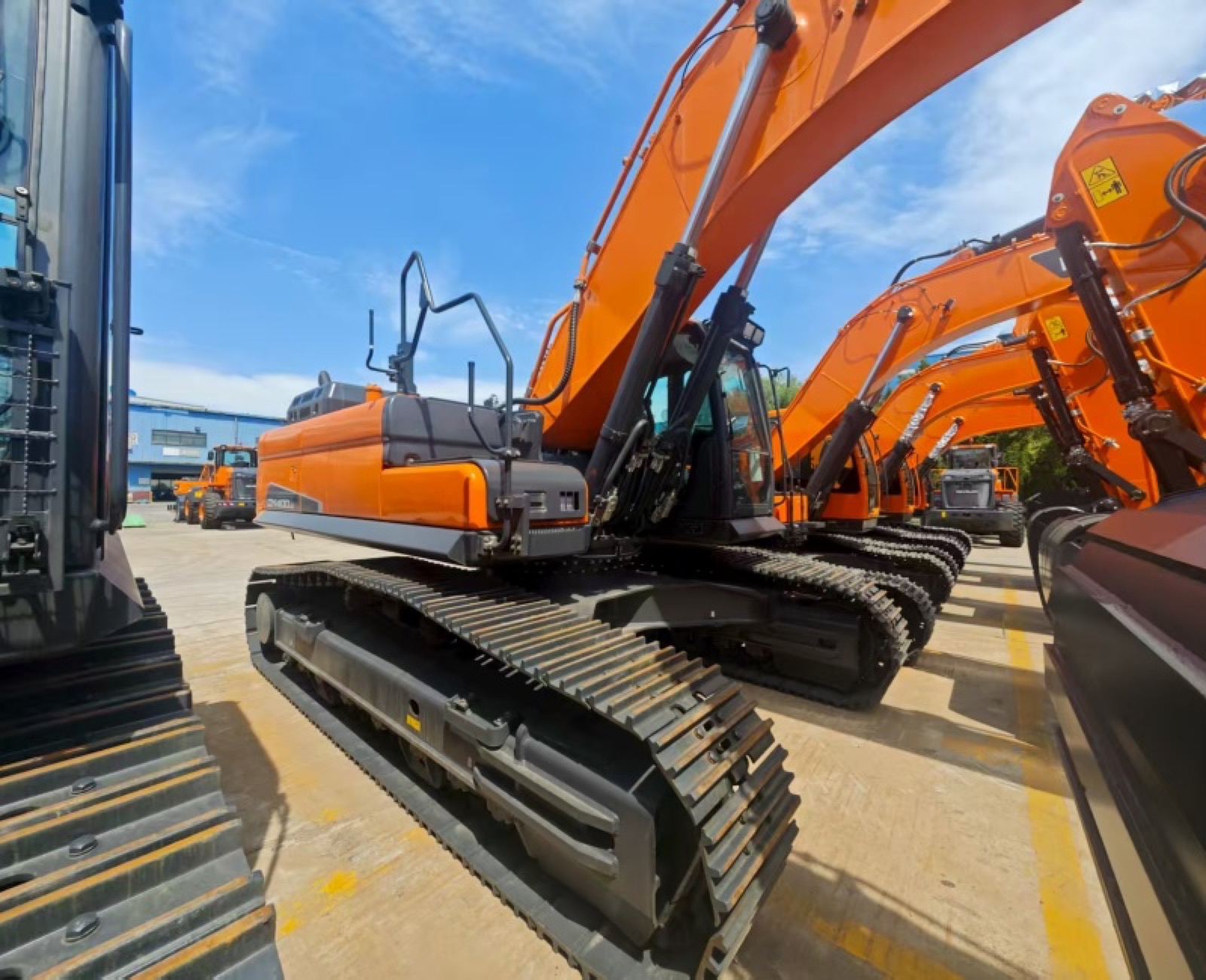 Doosan DX400LC used excavator 0 photo 3