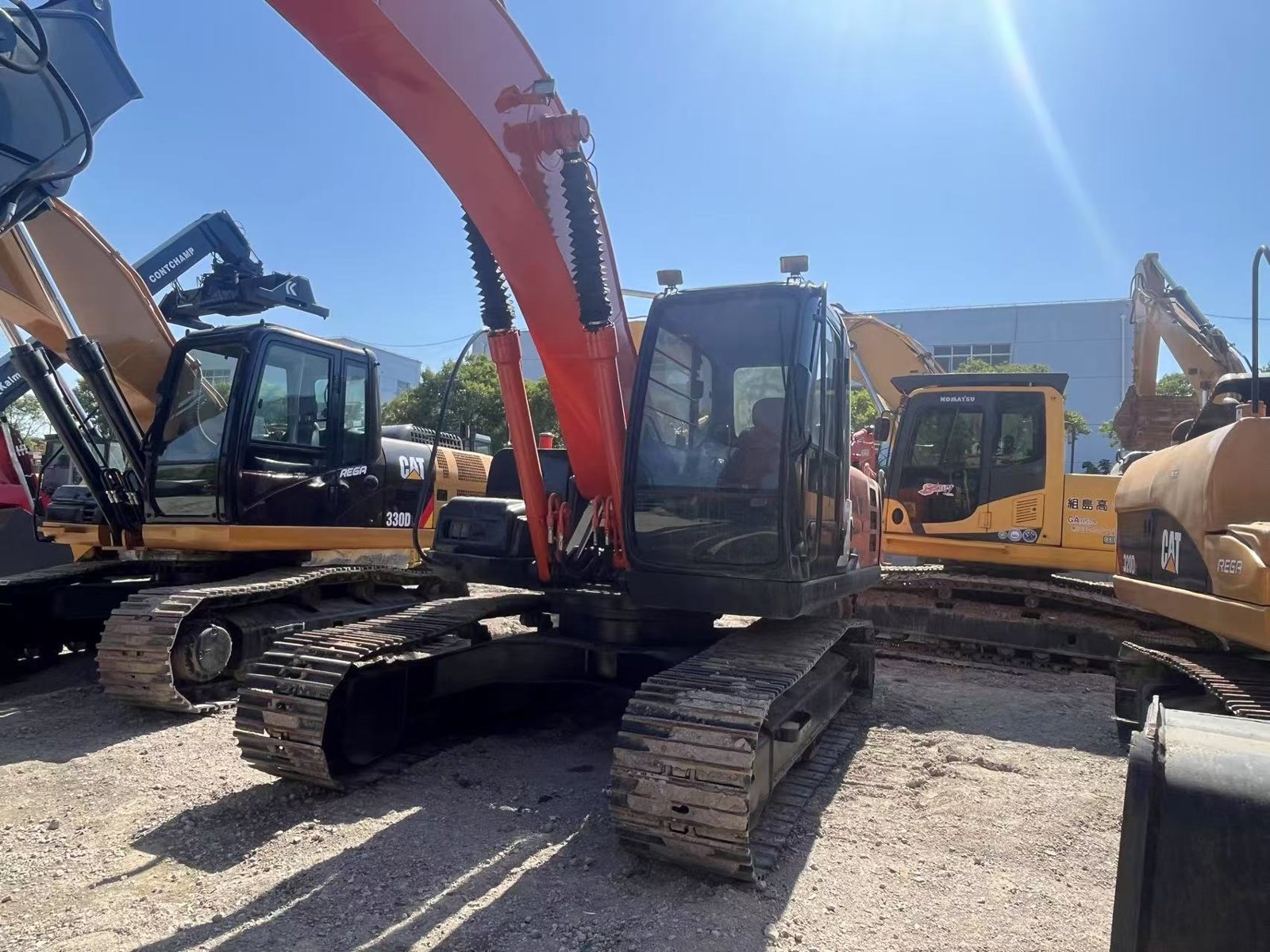 Hitachi 200 used excavator 0 photo 1