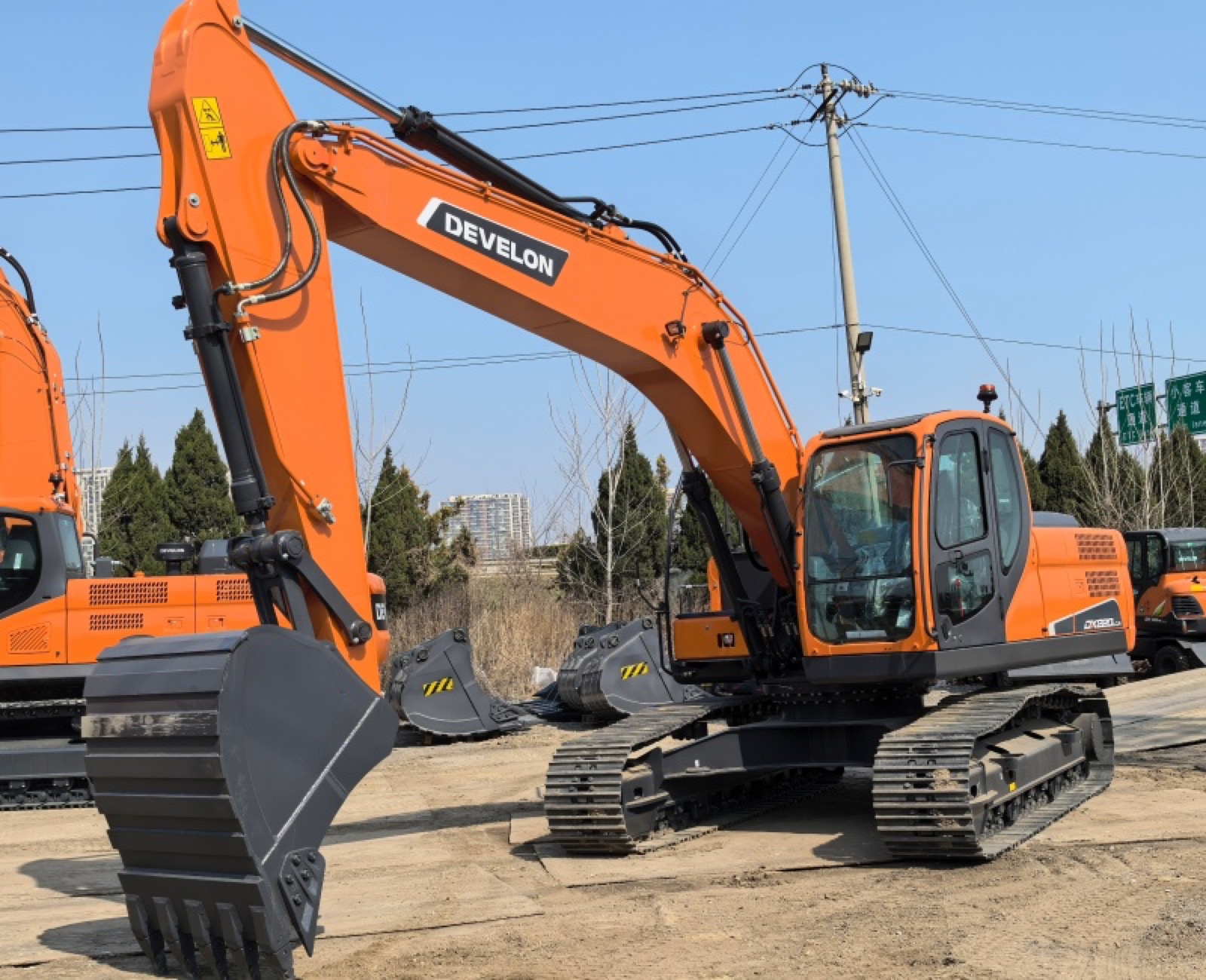 Doosan DX220LCA used excavator 0 photo 2
