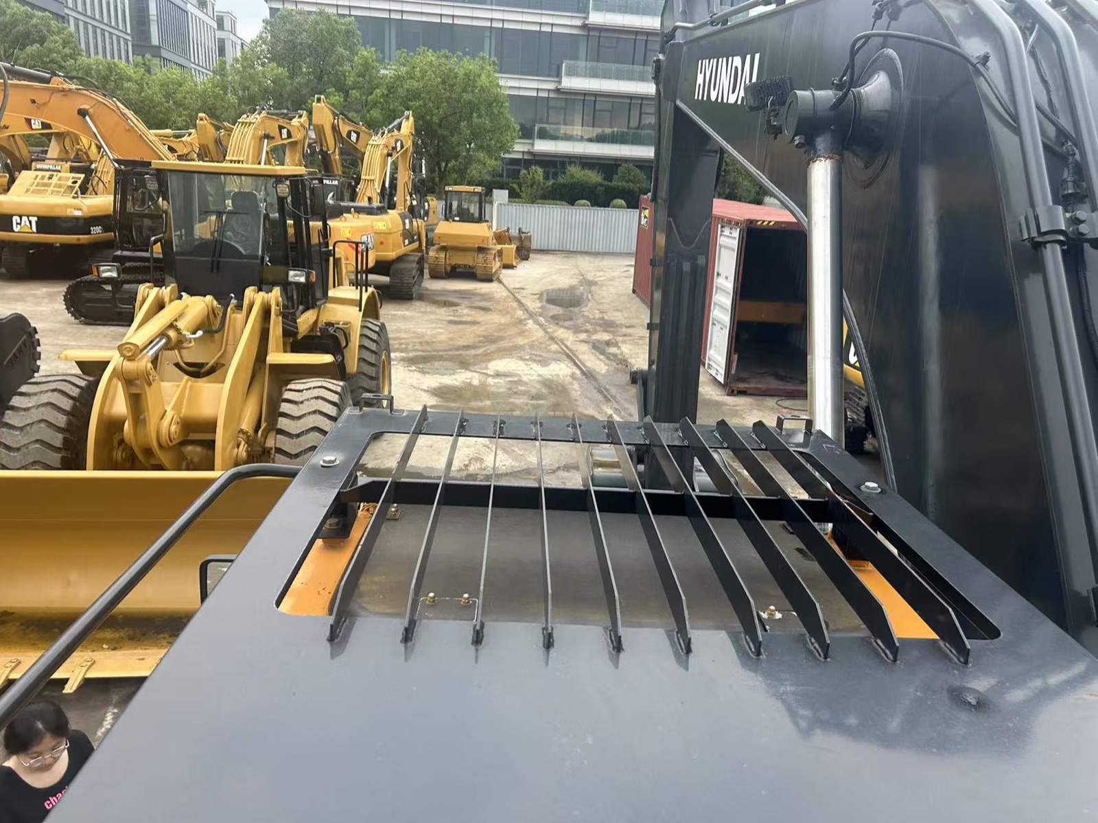 Hyundai 225LC-9S used excavator 0 photo 6