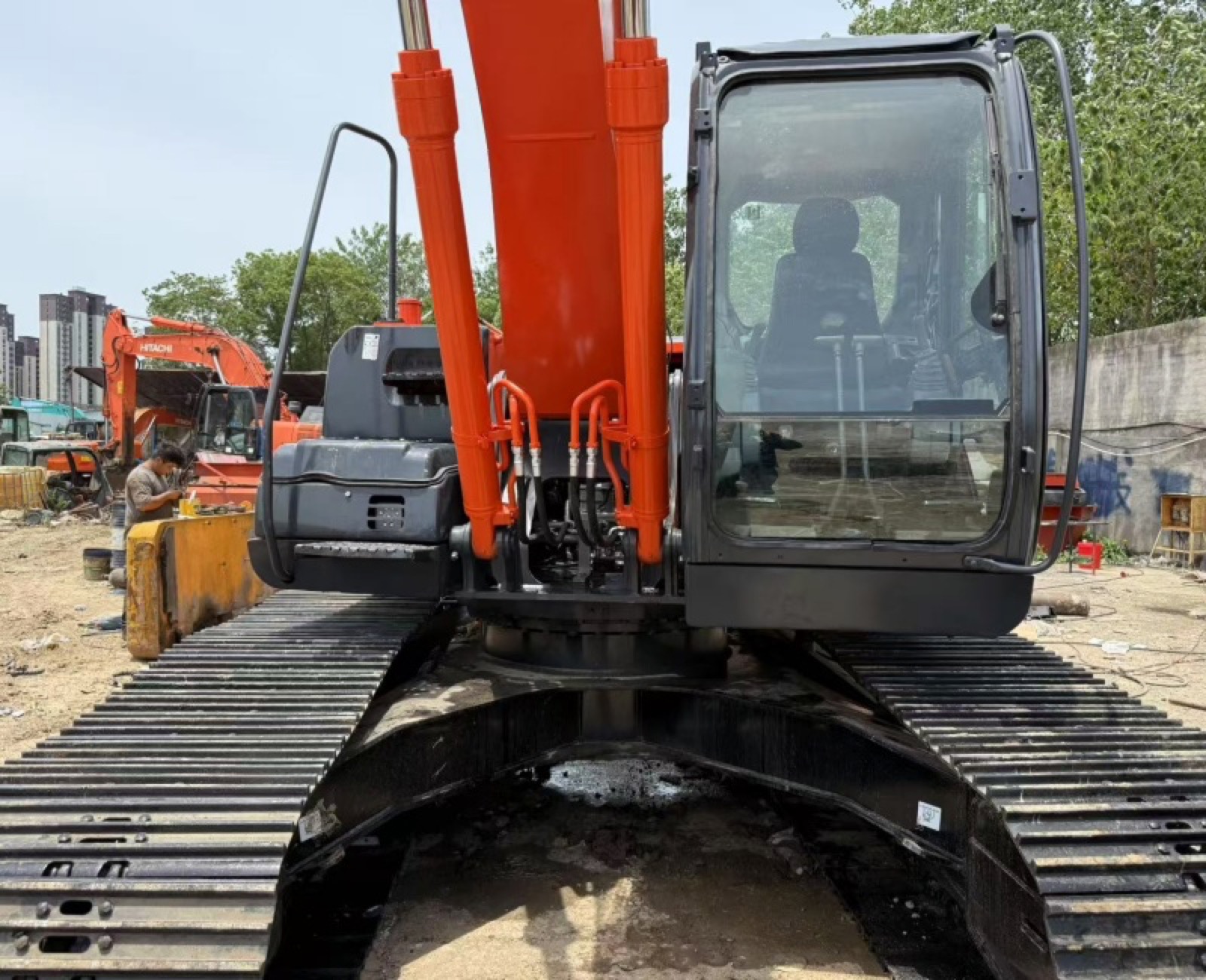 Hitachi ZX200 used excavator 0 photo 5