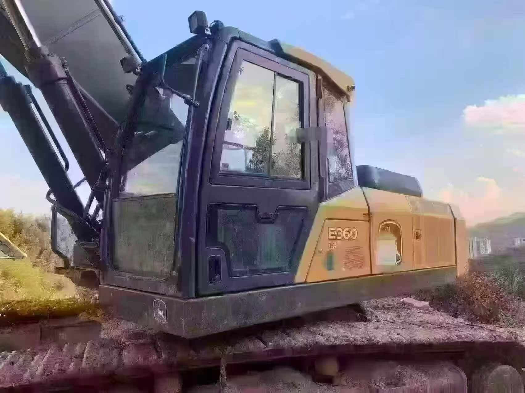 John Deere John Deere 360 used excavator 0 photo 4