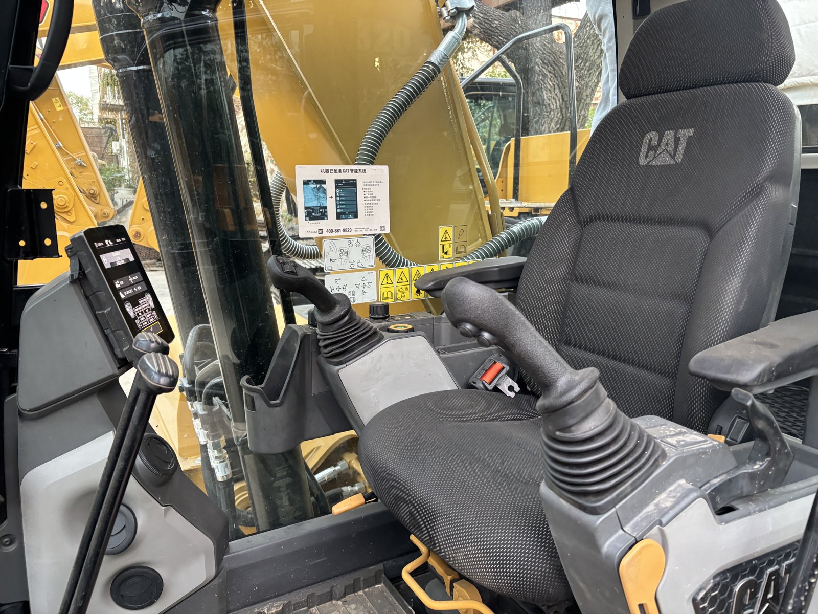 CAT 320 used excavator 0 photo 5