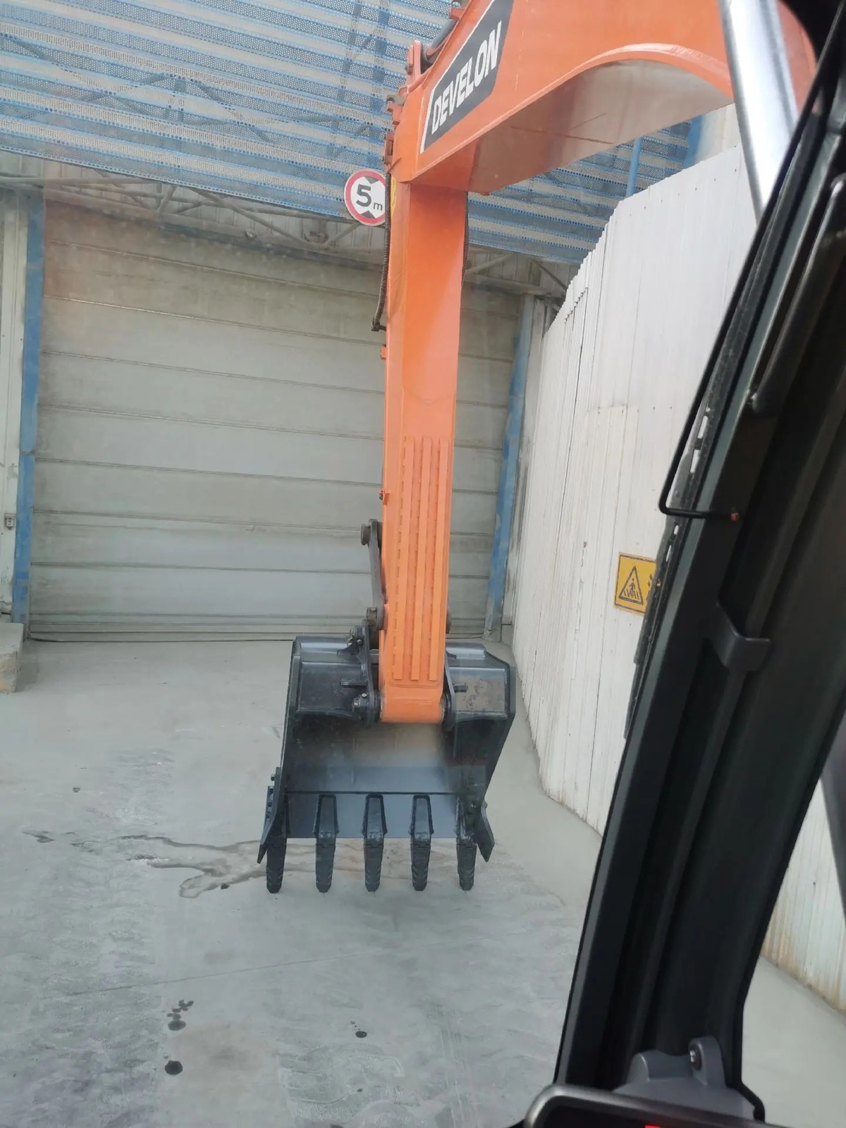 Doosan DX225 used excavator 0 photo 6