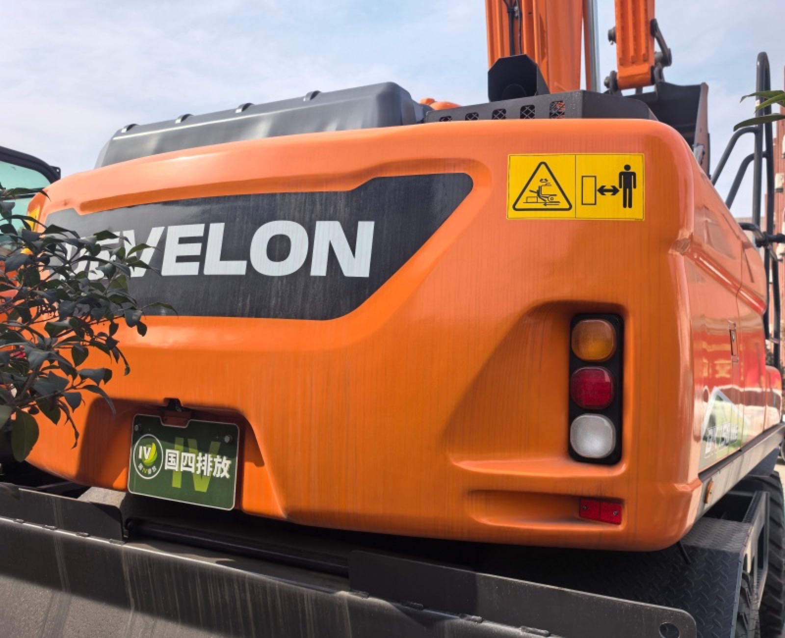 Doosan DX150WE used excavator 0 photo 4
