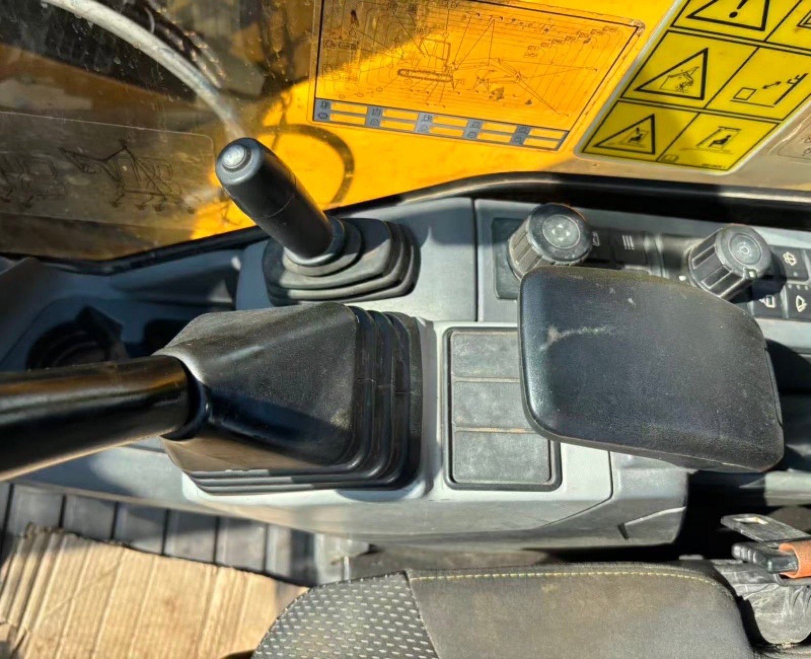 CAT 306 Mini used excavator 0 photo 8