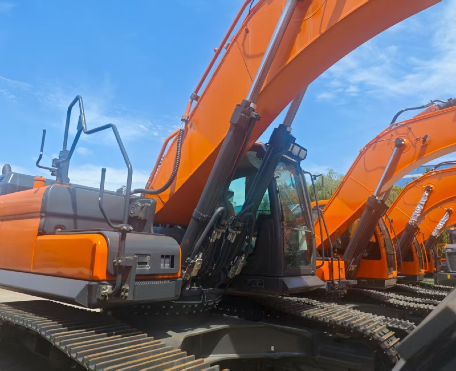 Doosan DX400LC used excavator 0 photo 5