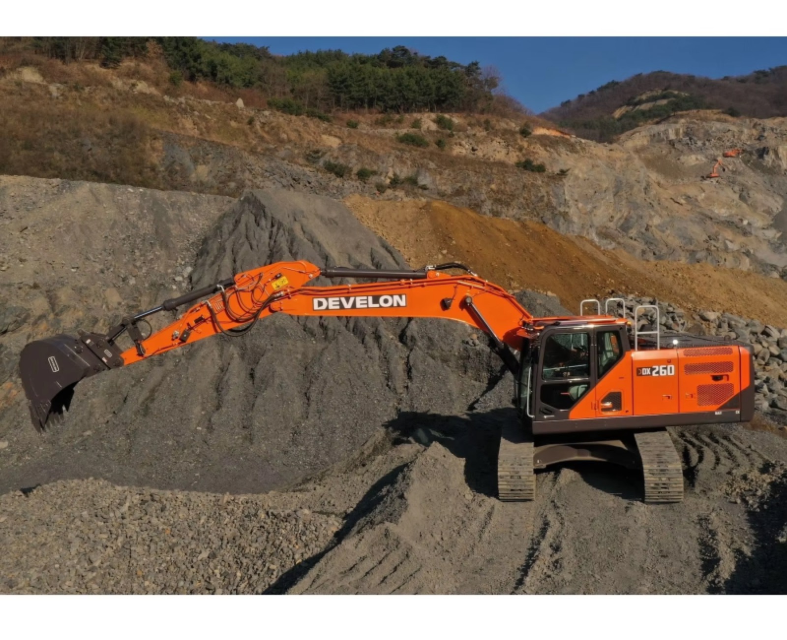 Doosan 260 used excavator 0 photo 2