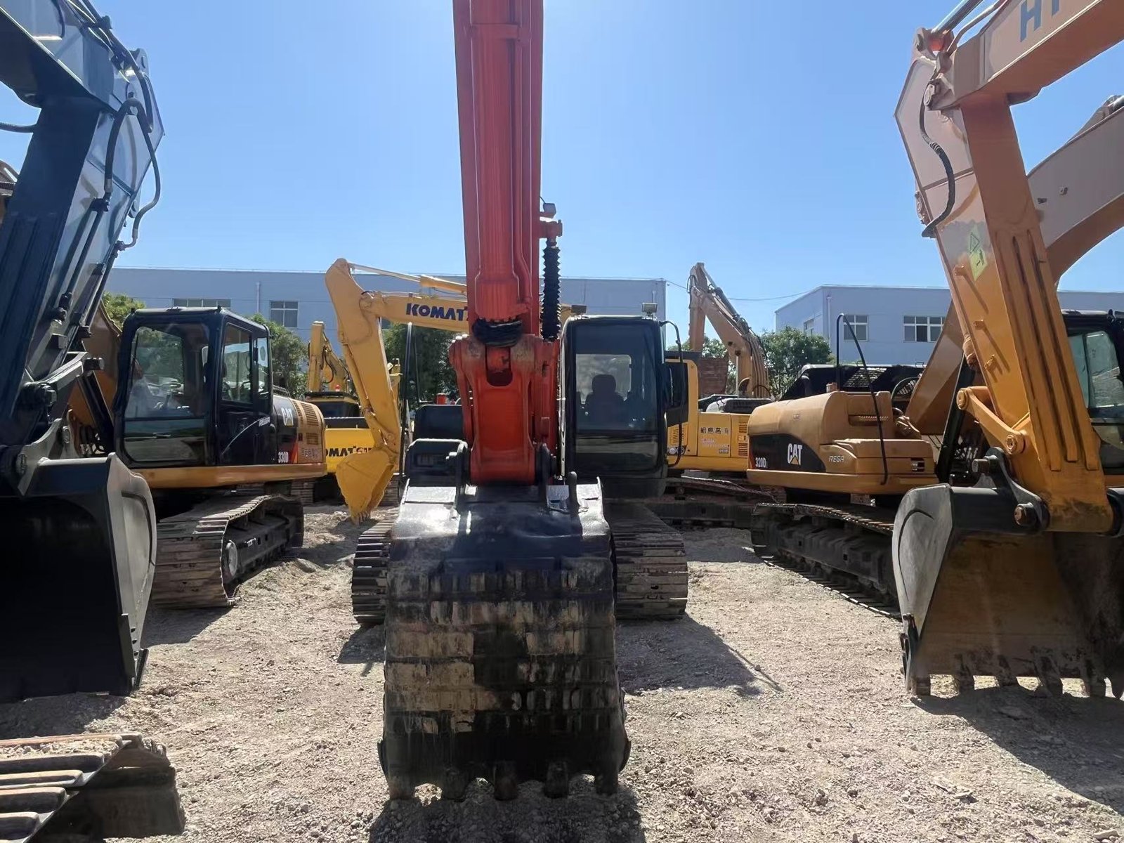 Hitachi 200 used excavator 0 photo 2