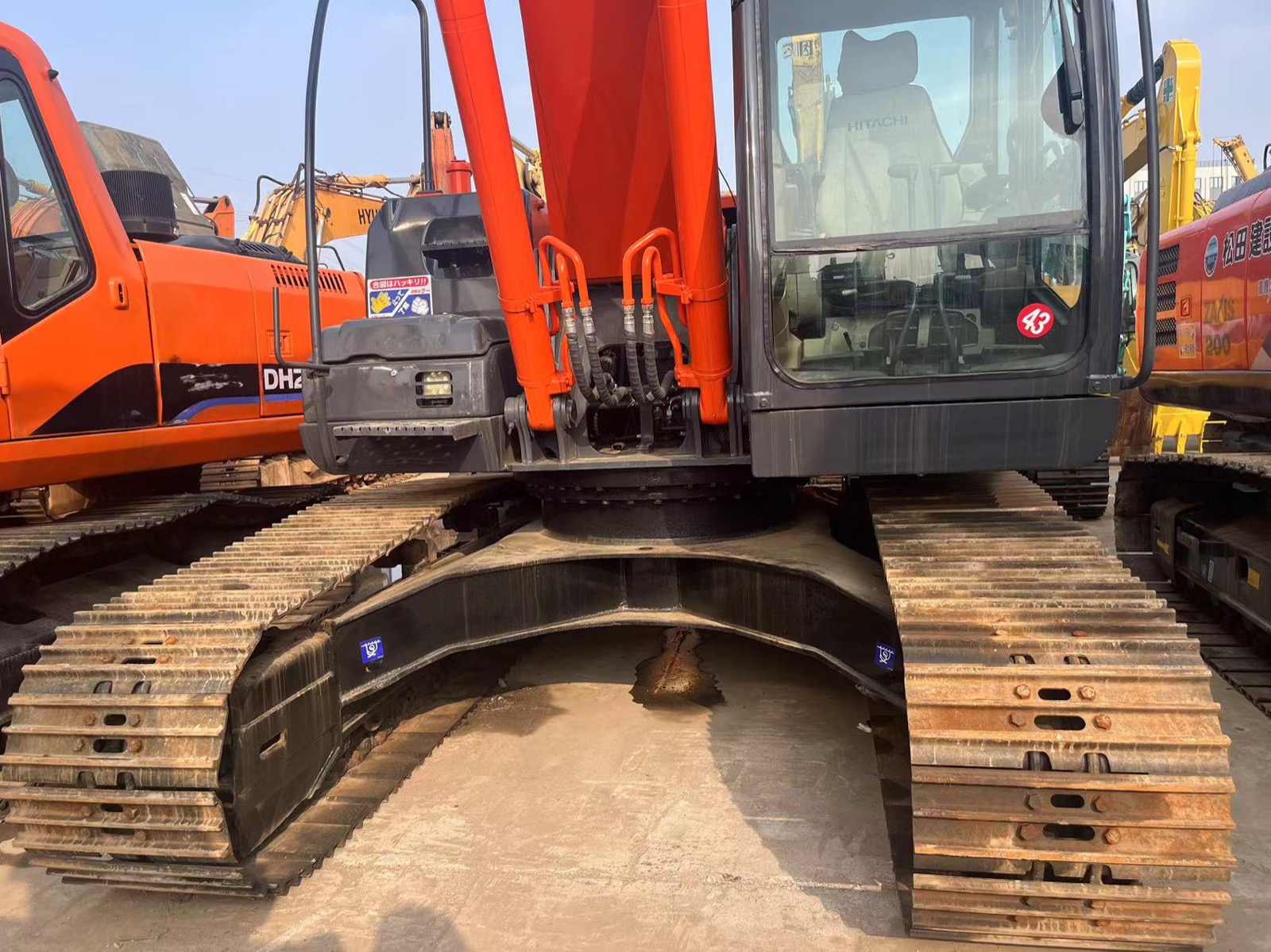 Hitachi ZX200 used excavator 0 photo 4