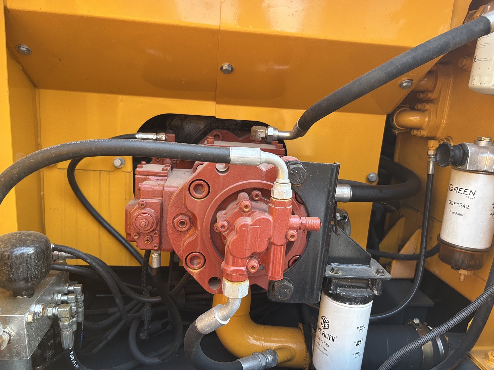 Hyundai 220LC-9S used excavator 0 photo 7