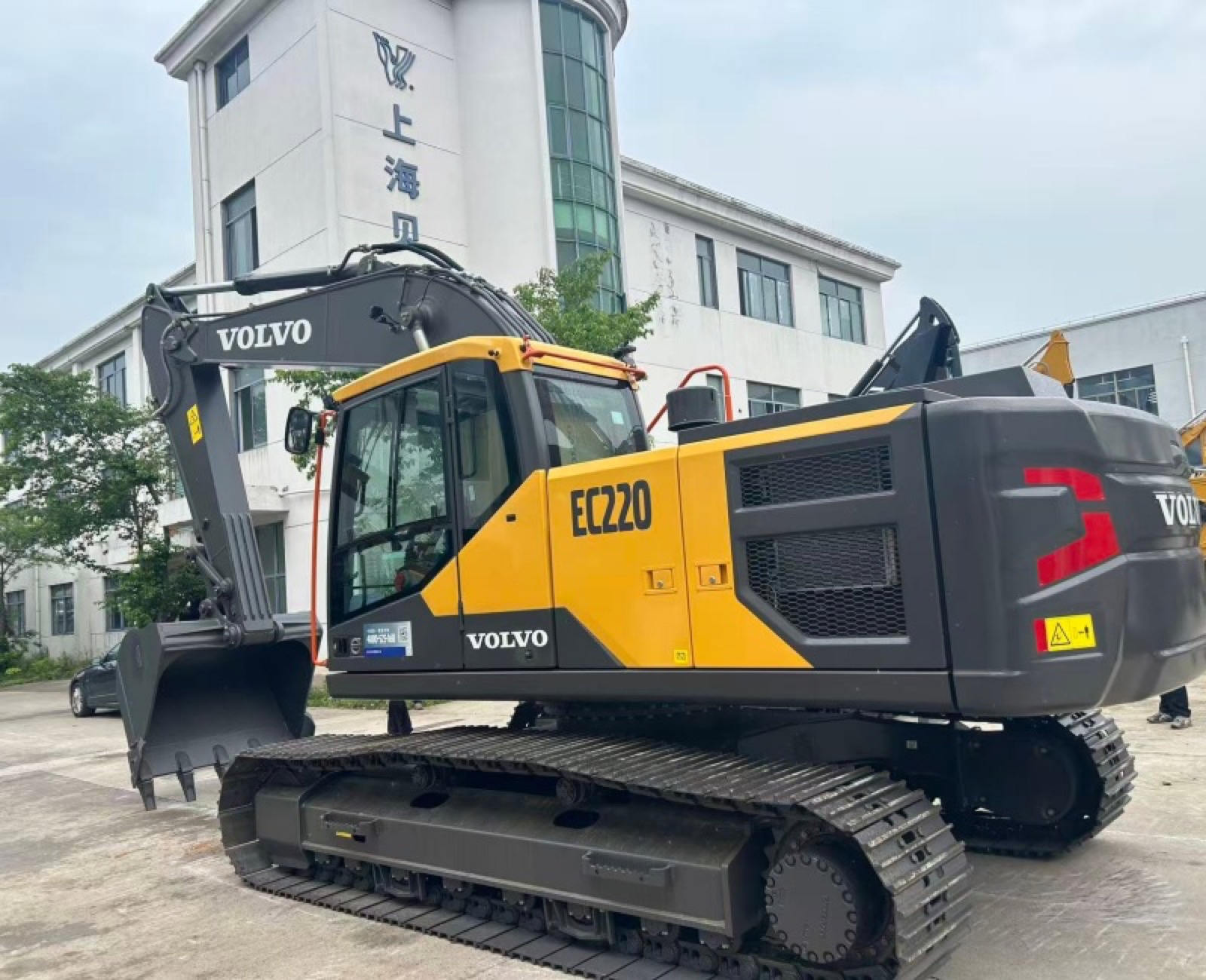 Volvo EC220 used excavator 0 photo 8