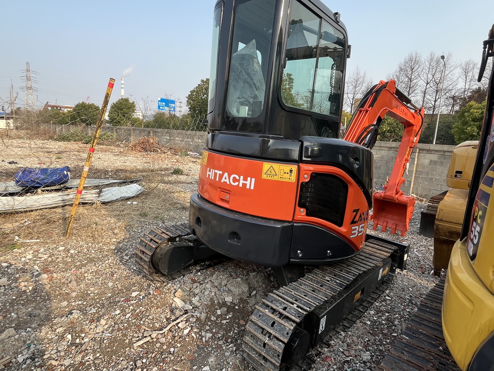 Hitachi 35u Mini used excavator 0 photo 2