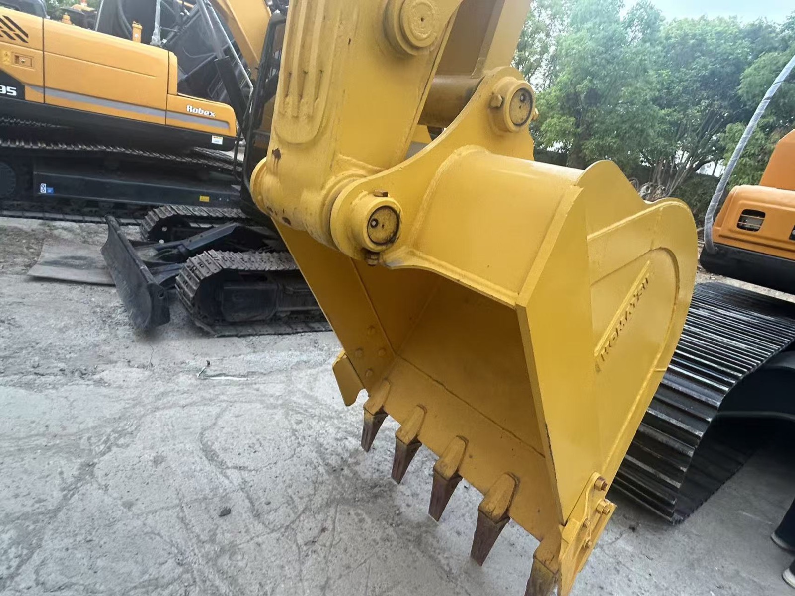 Komatsu PC240 used excavator 0 photo 6