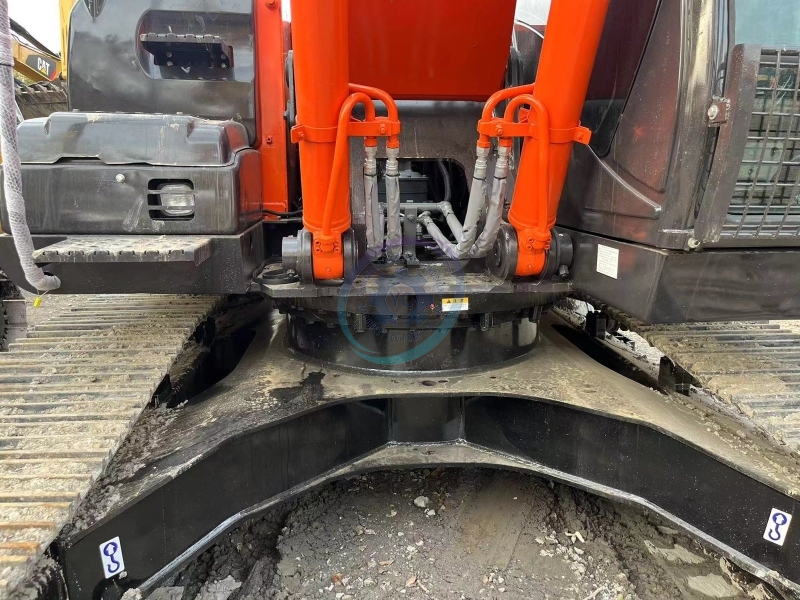 Used Hitachi 240 Excavator for Sale