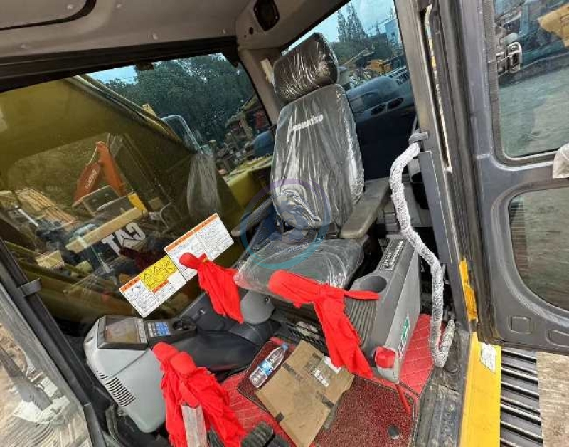 Midi Used Komatsu Excavator PC240-8 Urban Construction Machinery
