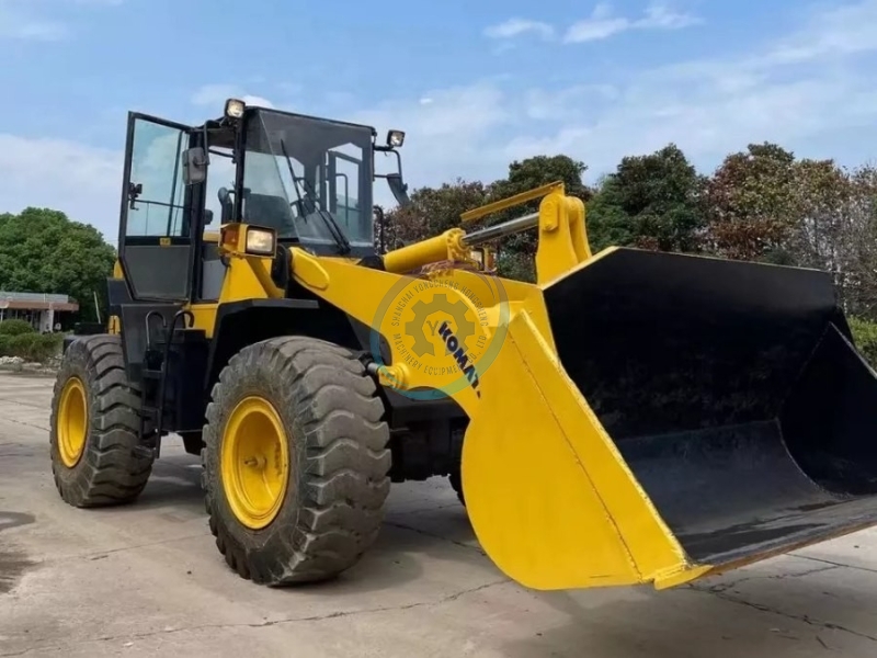 Komatsu WA320 Used Front Loader Wheel Loaders Construction Machinery 4000KG