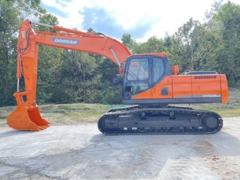 1900KW Doosan DX225LC Used Large Excavators Construction Digging Machine