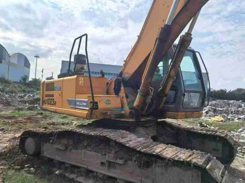Used Kato HD1023 Excavator for Sale