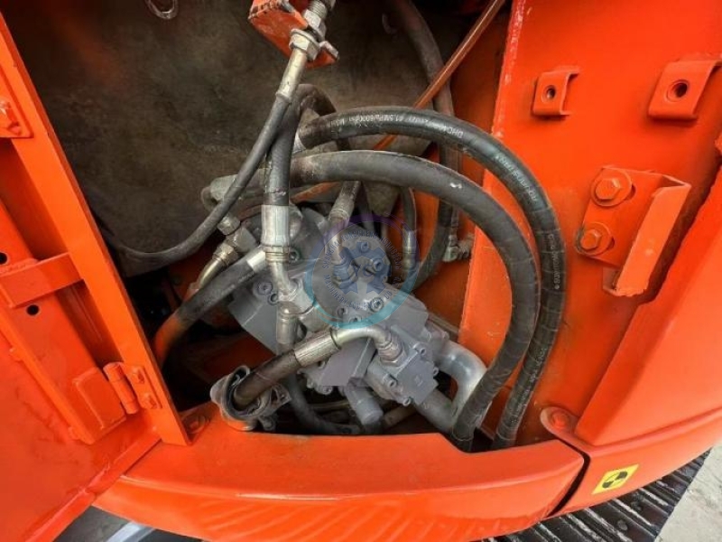 7 Ton Used Hitachi ZX75US-A Excavator Original Japan Mini Model