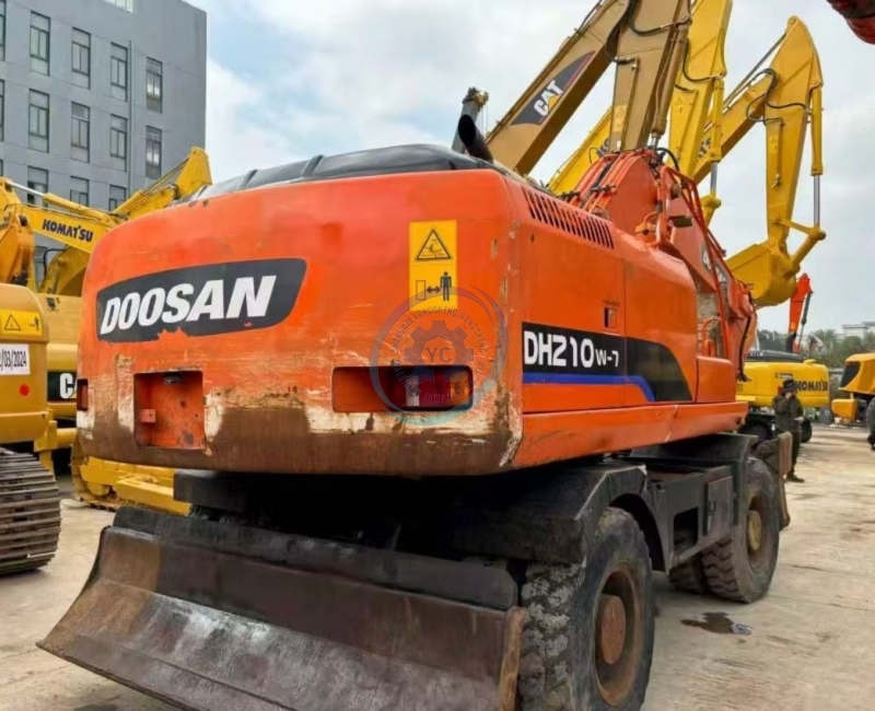 Used Doosan DH210W Excavator for Sale