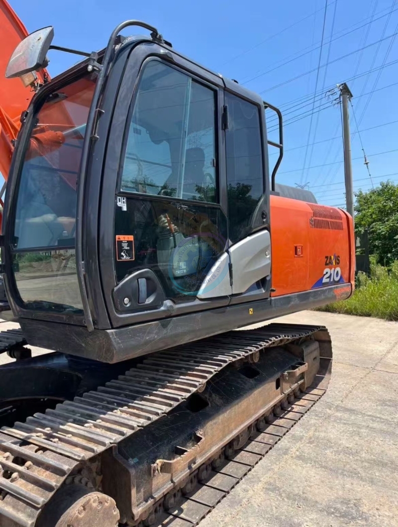 Used Hitachi ZX210 Excavator for Sale