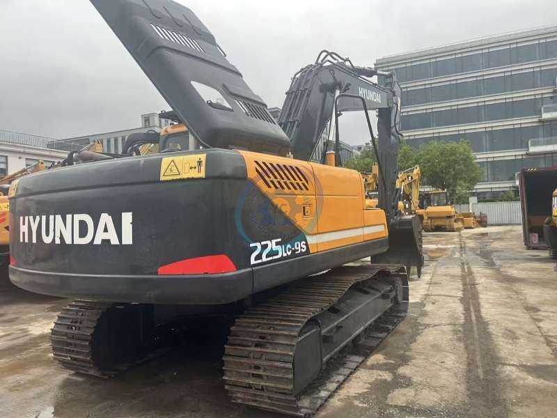Used Hyundai 225LC-9S Excavator for Sale