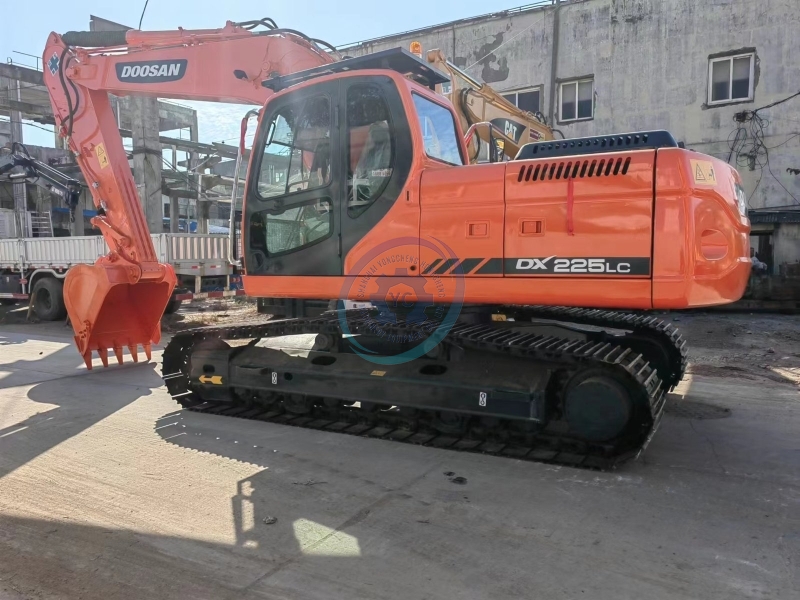 Used Doosan DX225 Excavator for Sale