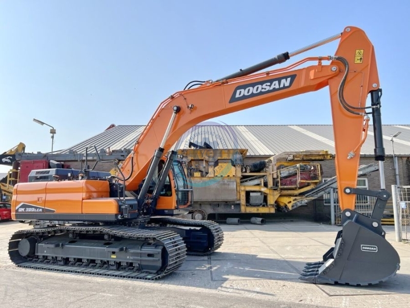 Dx300LC Used Doosan Excavator Equipment For Large Scale Construction