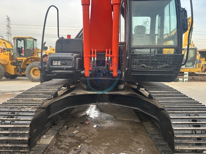 Used Hitachi 200 Excavator for Sale