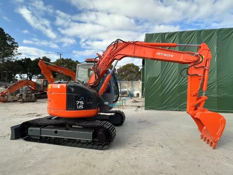 7 Ton Used Hitachi ZX75US-A Excavator Original Japan Mini Model