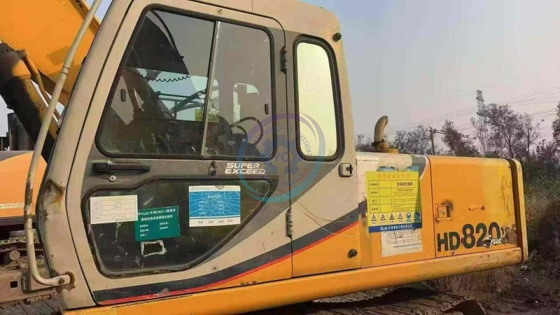 Used Kato 820 Excavator for Sale