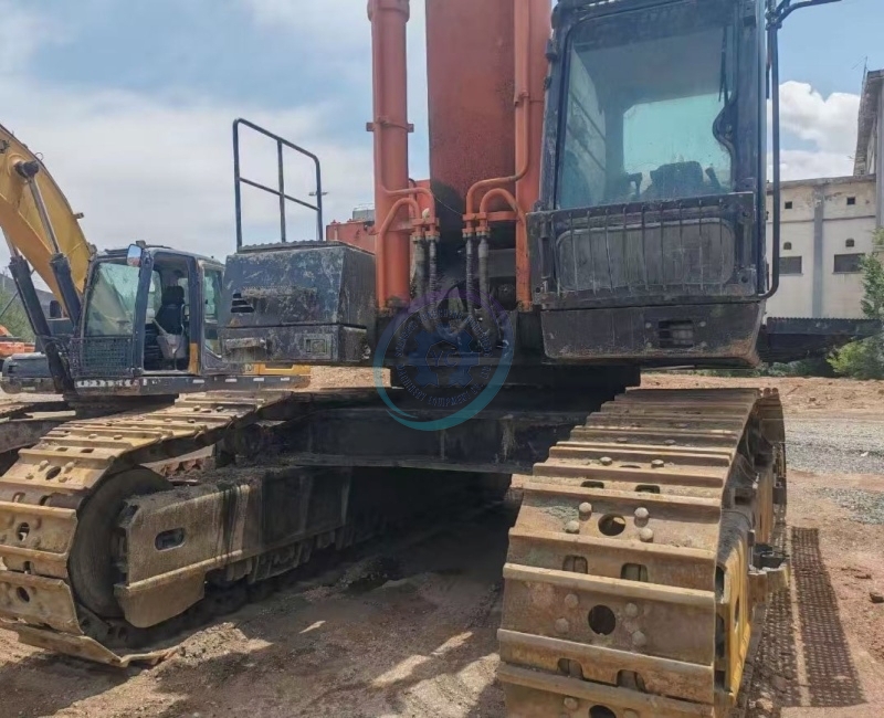Used Hitachi ZX690 Excavator for Sale