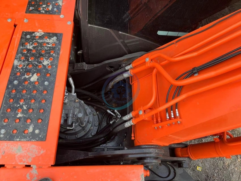 Used Hitachi 240 Excavator for Sale