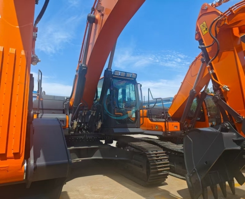Used Doosan DX400LC Excavator for Sale
