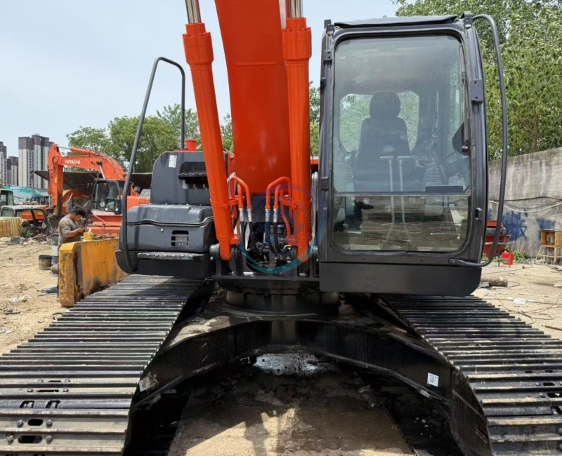 Used Hitachi ZX200 Excavator for Sale