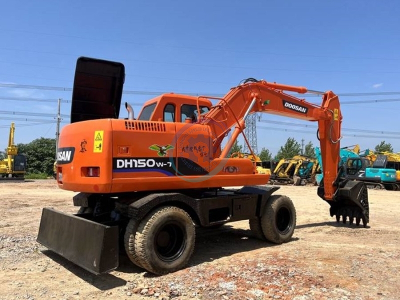 Hydraulic Terrain Wheeled Used Doosan Excavator DH150W 12Tonne