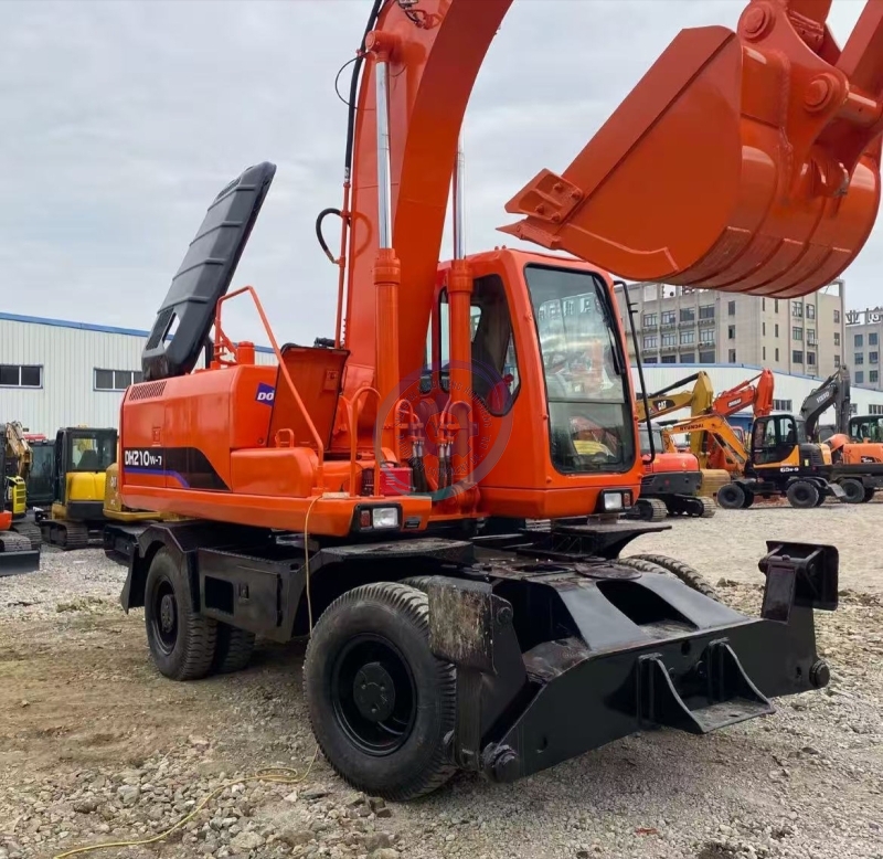 Used Doosan DH210W Excavator for Sale