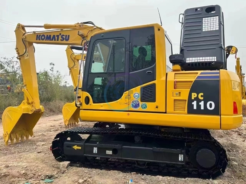 Used komatsu PC110 Original Japan 11Ton High Work Efficiency and Low Working Hours Middle Digger Imported From Japan