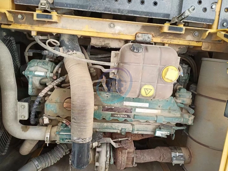 Good Price Second-hand Volvo 300 Excavator Used Excavator VOLVO EC300 Crawler Excavator