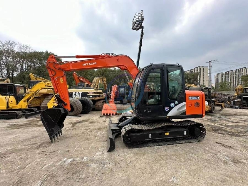 Original Japan ZX70 Used Hitachi Mini Excavator 7ton Second Hand Hydraulic Crawler