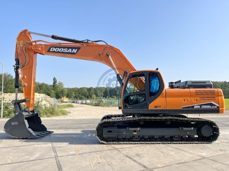 Dx300LC Used Doosan Excavator Equipment For Large Scale Construction