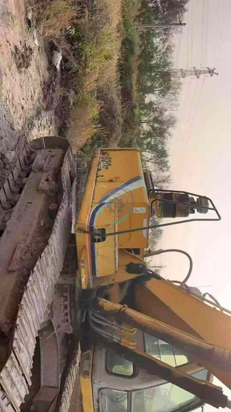 Used Kato 820 Excavator for Sale