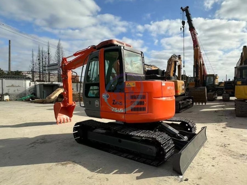 7 Ton Used Hitachi ZX75US-A Excavator Original Japan Mini Model