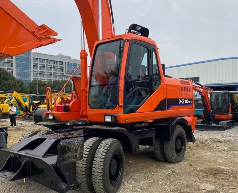 Used Doosan DH210W Excavator for Sale