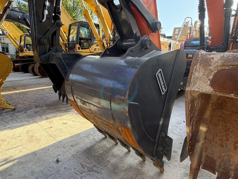 Used Doosan 225LCA Excavator for Sale